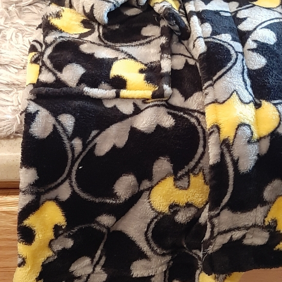 Batman Plush Robe Size Large (10) - Picture 9 of 12